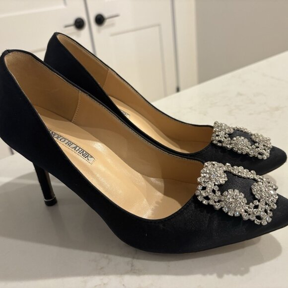Manolo Blahnik HANGISI Black Satin Jewel Buckle Pumps Heels - Picture 2 of 16